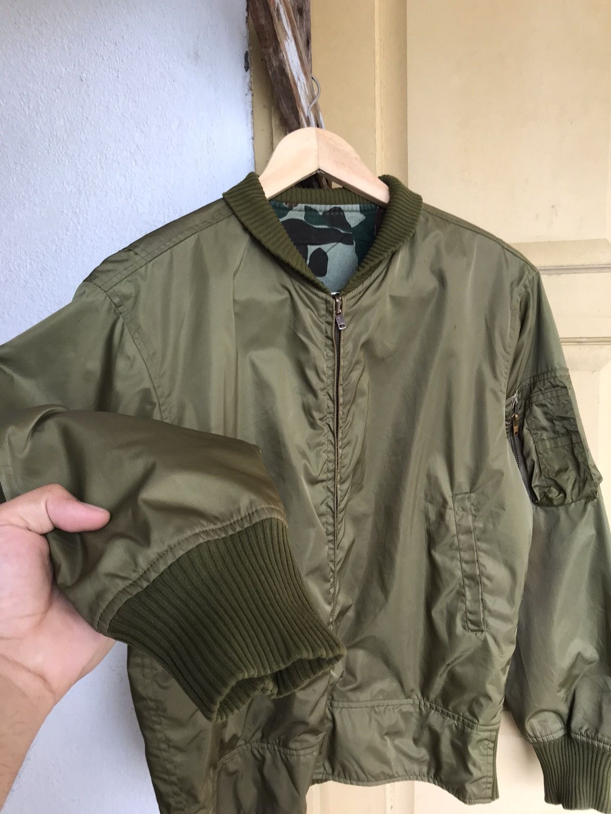 Vintage Vintage Unknown Army Reversible Bomber Jackets Size US L / EU 52-54 / 3 - 16 Thumbnail