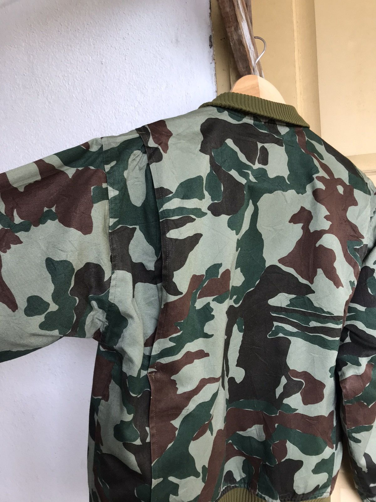 Vintage Vintage Unknown Army Reversible Bomber Jackets Size US L / EU 52-54 / 3 - 6 Thumbnail