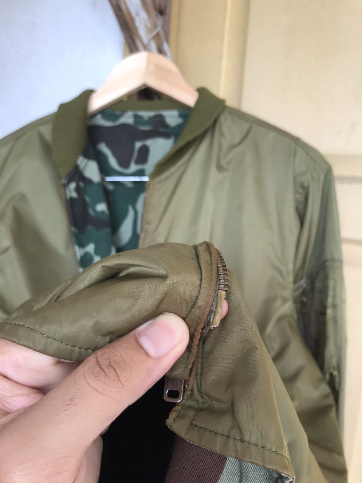Vintage Vintage Unknown Army Reversible Bomber Jackets Size US L / EU 52-54 / 3 - 18 Thumbnail