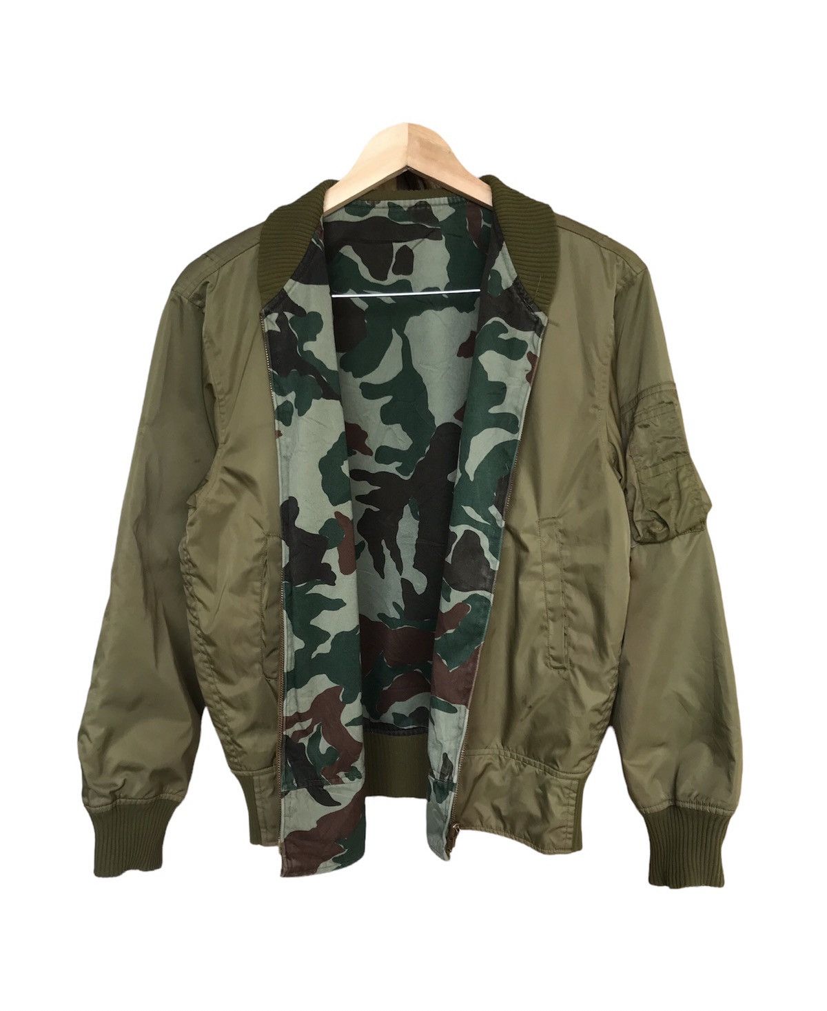 Vintage Vintage Unknown Army Reversible Bomber Jackets Size US L / EU 52-54 / 3 - 1 Thumbnail