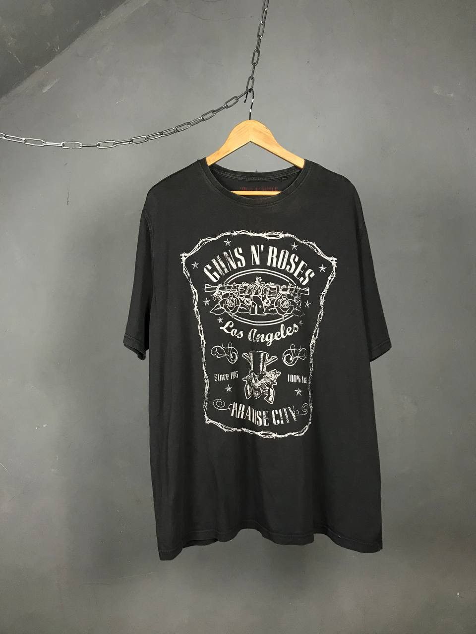 Guns N Roses vintage rock band tee