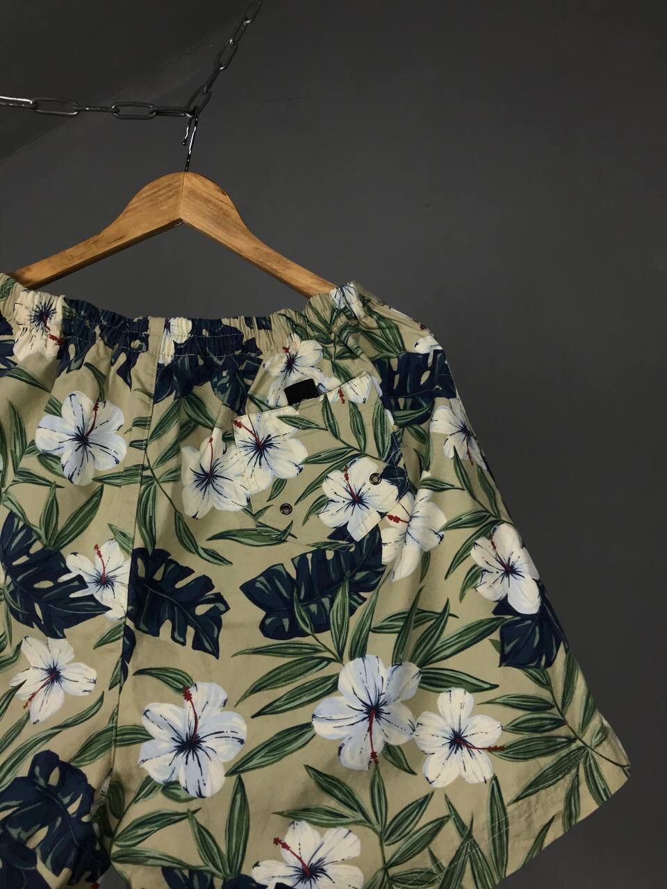 Polo Ralph Lauren Polo Ralph Lauren Sport Crazy Flower overprinted shorts Size US 36 / EU 52 - 6 Thumbnail