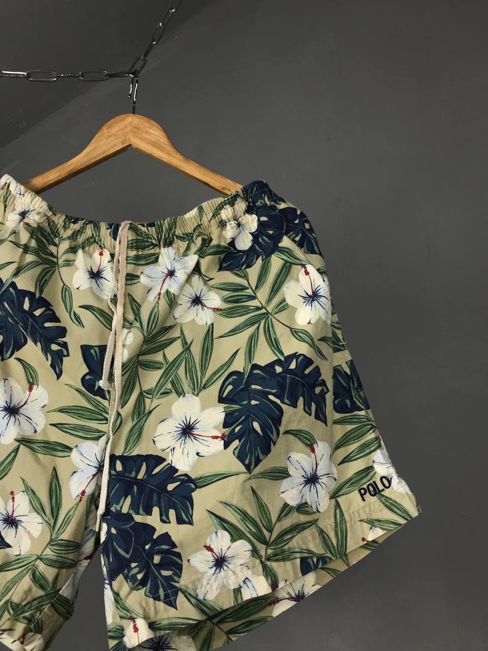 Polo Ralph Lauren Polo Ralph Lauren Sport Crazy Flower overprinted shorts Size US 36 / EU 52 - 2 Thumbnail