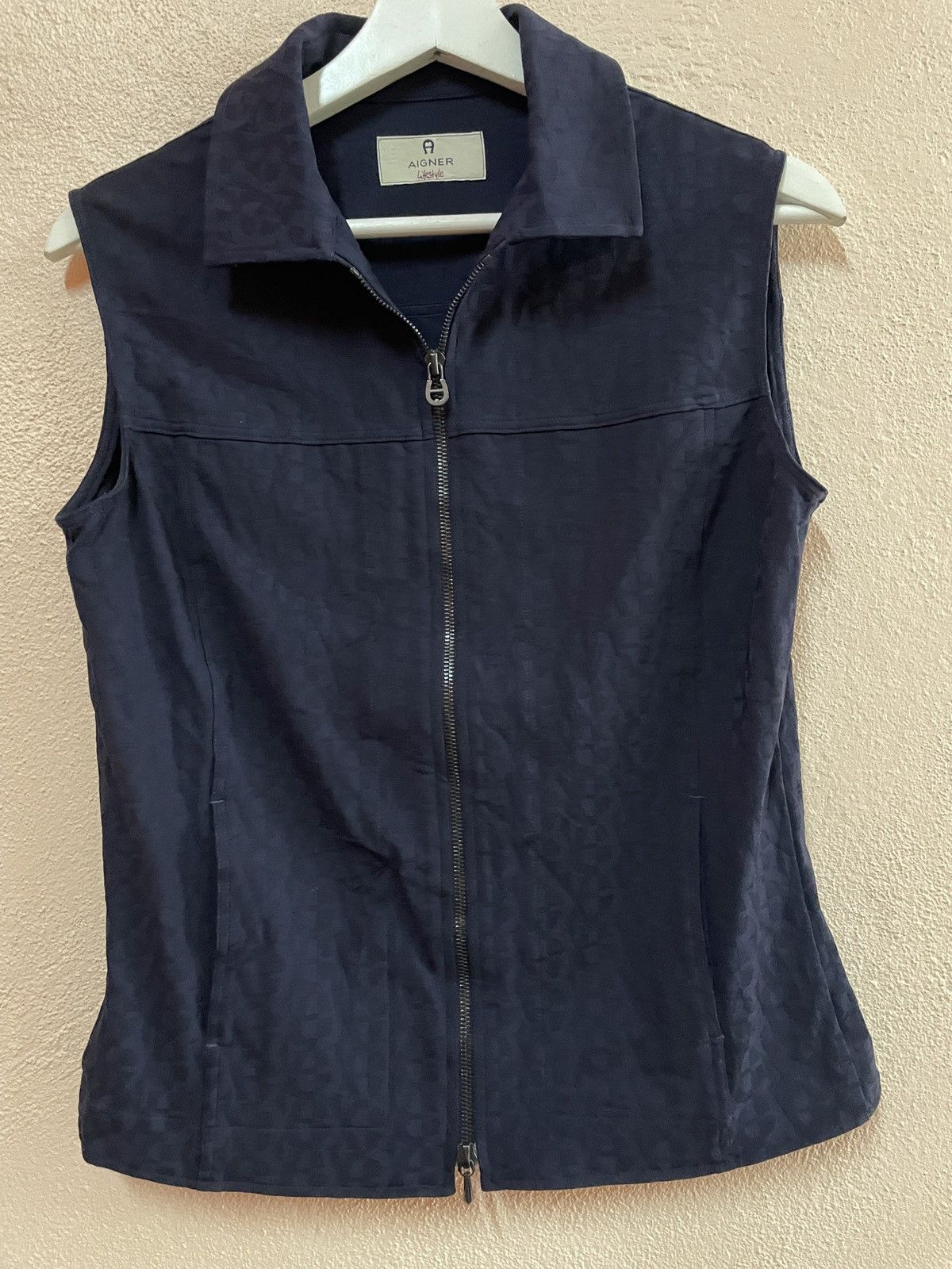 Aigner Aigner Lifestyle Sleeveless Monogram RIRI zip size 38 Size XS / US 0-2 / IT 36-38 - 2 Thumbnail