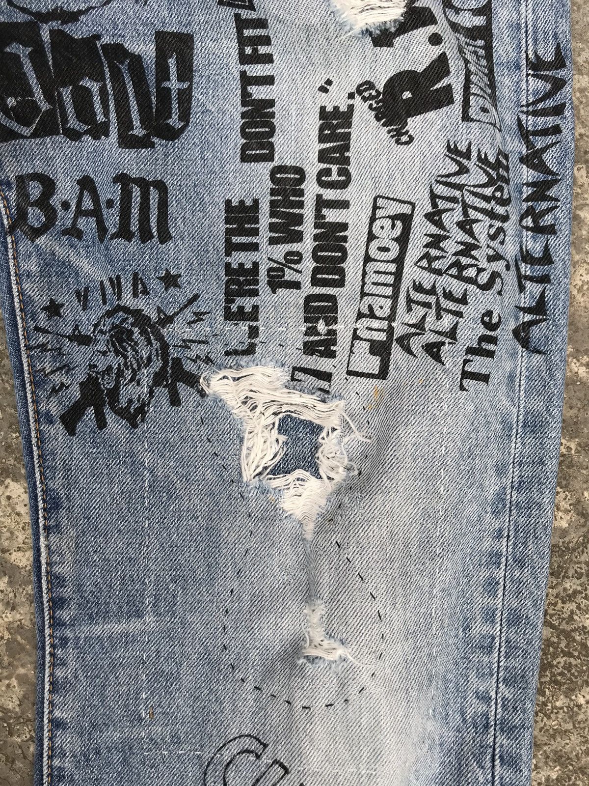 Japanese Brand 💥Vintage 90s RNA Inc. Distressed Denim Punk/Grunge Style Size US 31 - 14 Thumbnail