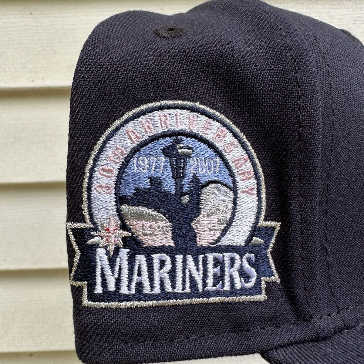 Hat Club × MLB × New Era New Era Hat Club Seattle Mariners 7 3/8 Pinky Shock Drop 30 Size 34 - 2 Thumbnail