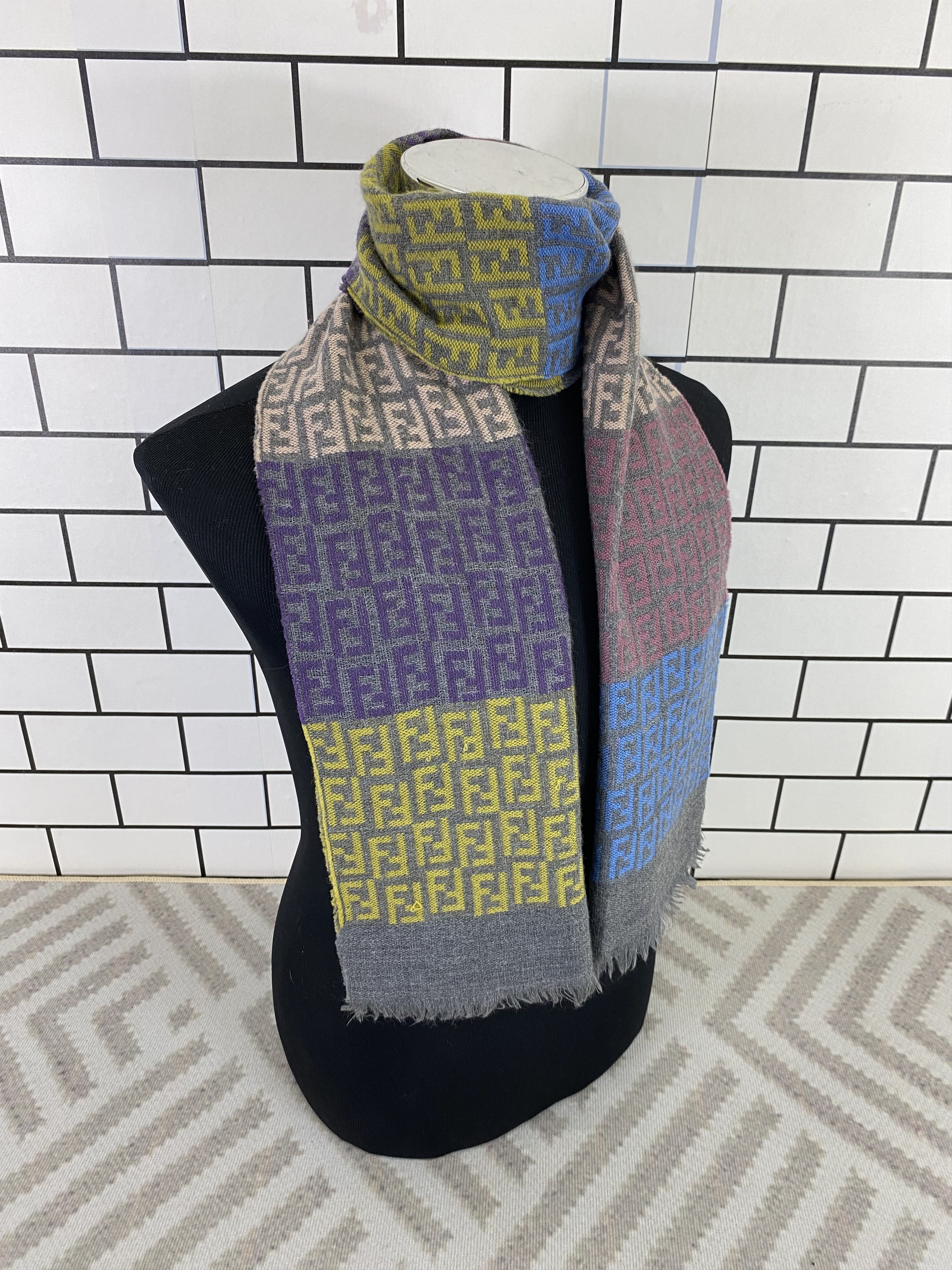 Fendi Fendi Zucca Multicolor Scarf / Muffler / Neckwear Size ONE SIZE - 2 Thumbnail