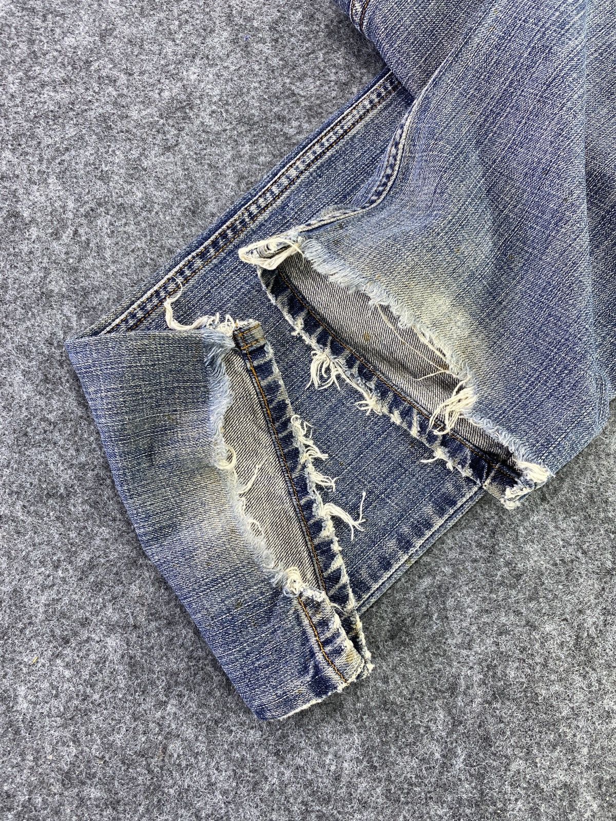 Jean × Levi's × Vintage Vintage Levis 505 Rusty Blue Wash Patchwork Jeans - J025 Size US 31 - 13 Thumbnail