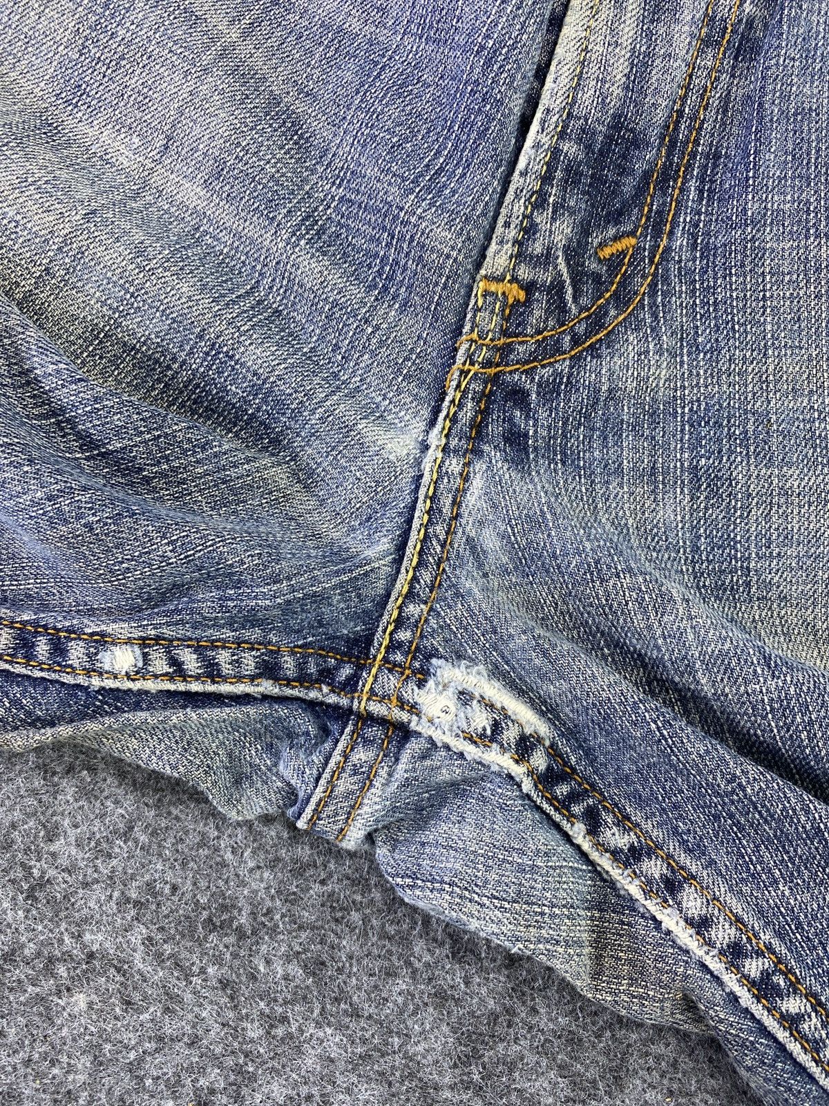 Jean × Levi's × Vintage Vintage Levis 505 Rusty Blue Wash Patchwork Jeans - J025 Size US 31 - 10 Thumbnail