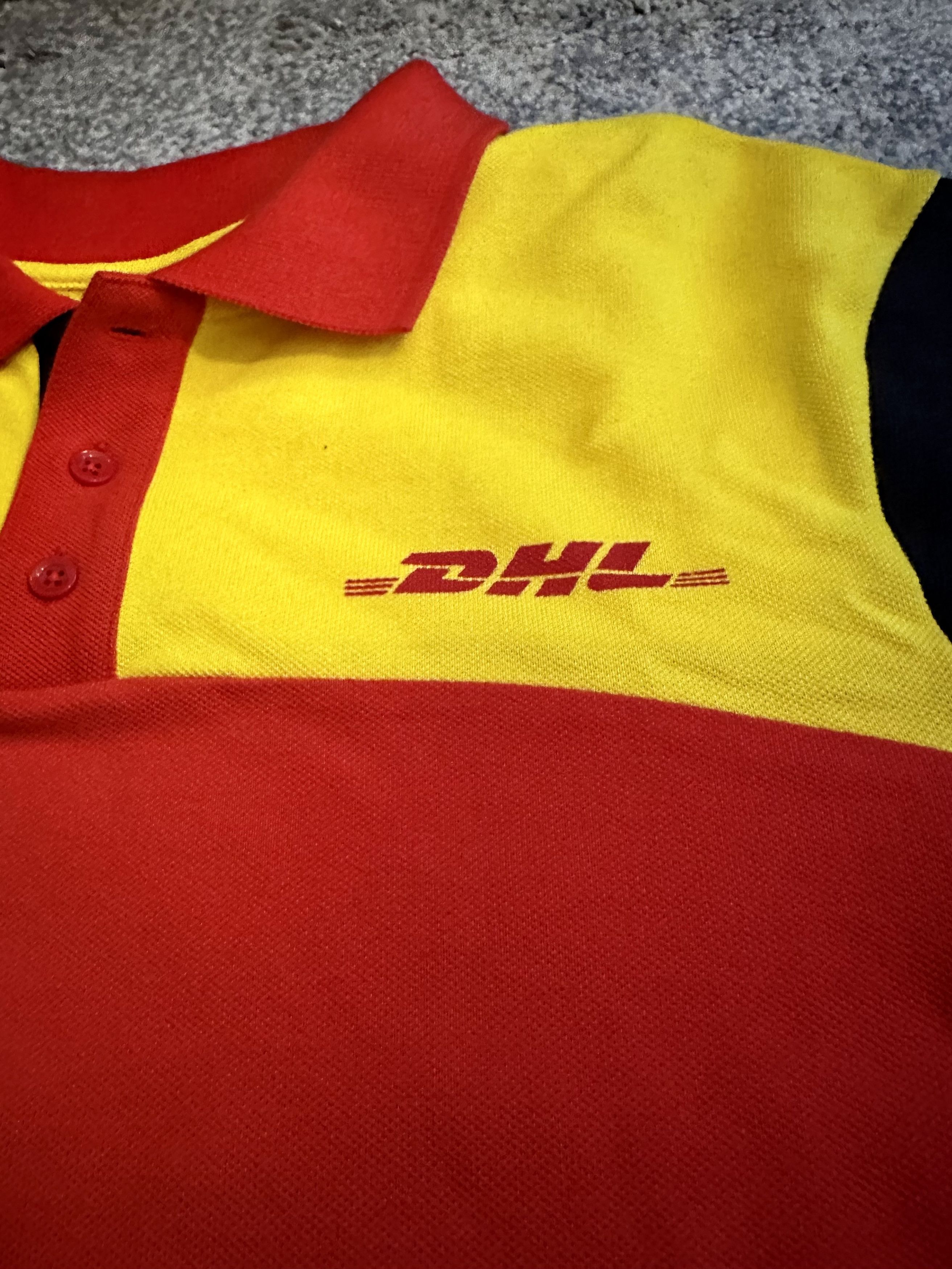 Vetements SS18 Colourblock DHL Reversible Polo Shirt Tee Size US S / EU 44-46 / 1 - 4 Thumbnail