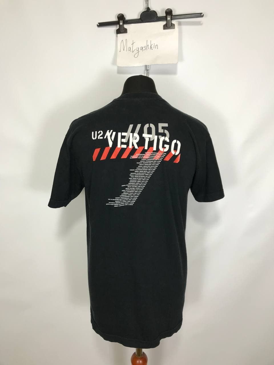 Band Tees U2 Vertigo tour 2005 t-shirt size L Size US L / EU 52-54 / 3 - 2 Thumbnail