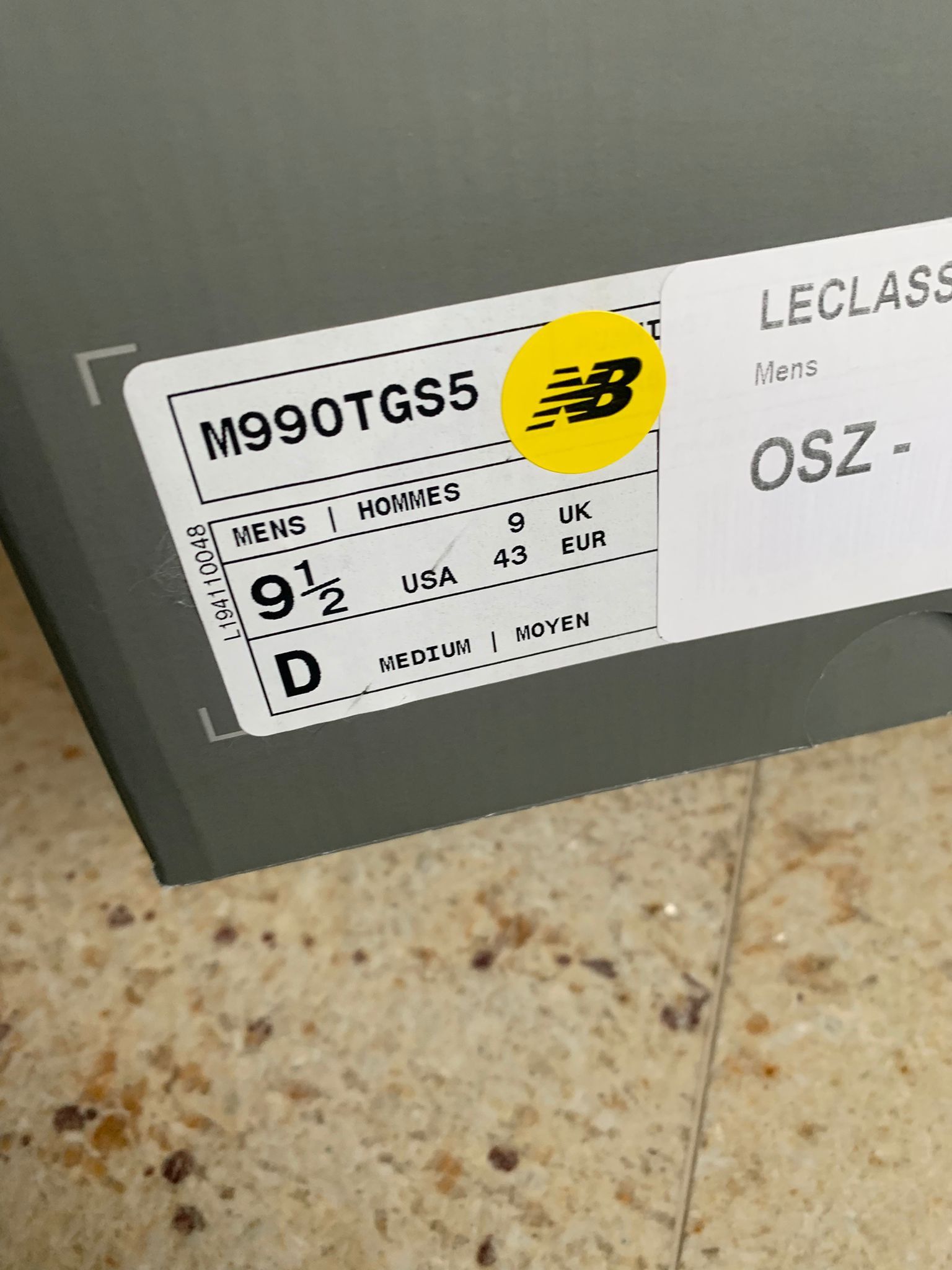 New Balance 990 v5 Size US 9.5 / EU 42-43 - 16 Thumbnail