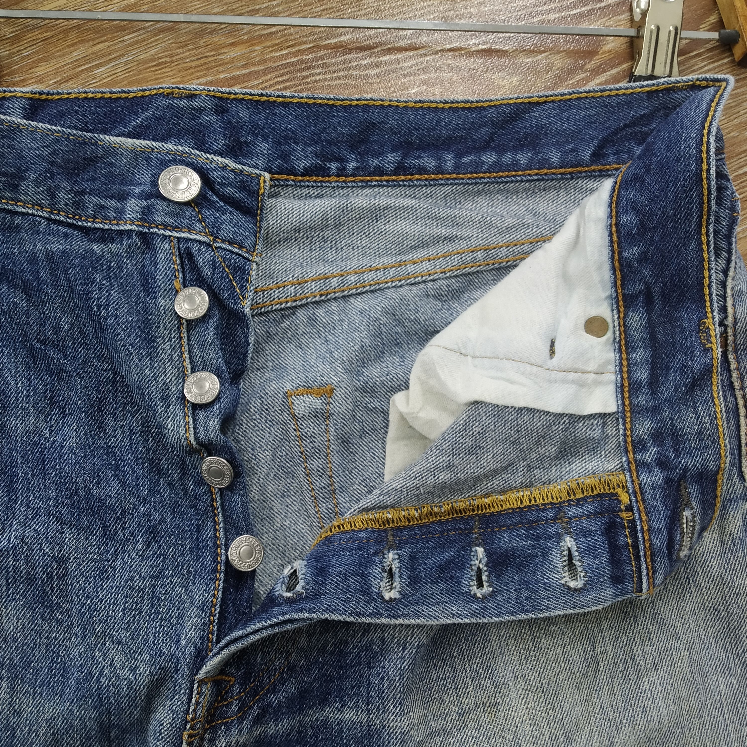 Jean Size 37 Vintage Levi's 501 Stonewash Blue Ripped Denim Jeans Size US 37 - 12 Thumbnail