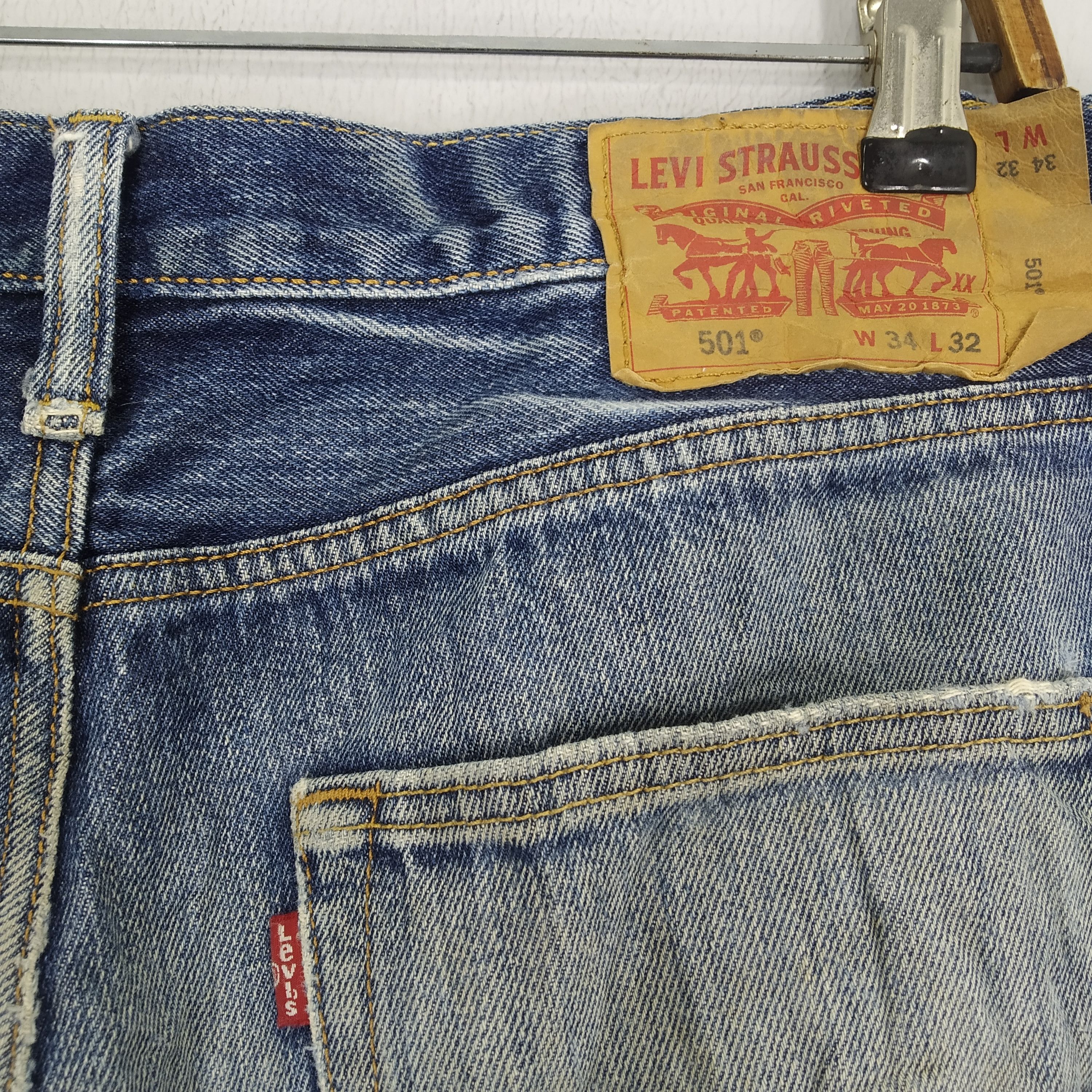 Jean Size 37 Vintage Levi's 501 Stonewash Blue Ripped Denim Jeans Size US 37 - 10 Thumbnail