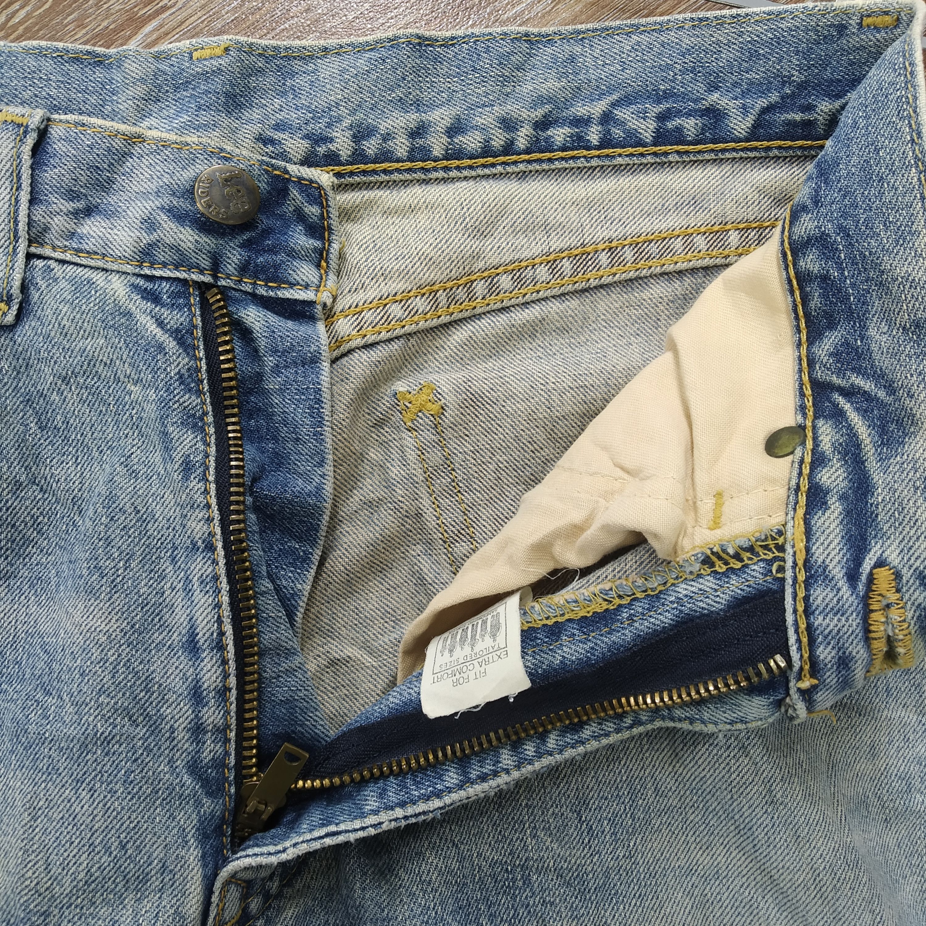 Jean × Lee × Vintage Size 30 Vintage Lee Riders Jeans Stonewash Blue Denim Jeans Size US 30 / EU 46 - 9 Thumbnail