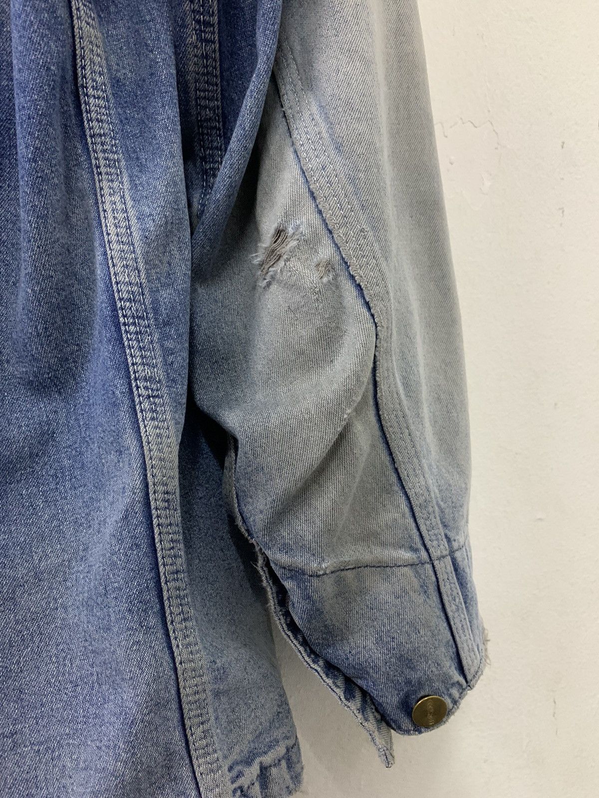 Carhartt Vintage Carhartt Thrashed Chore Denim 90s Size US L / EU 52-54 / 3 - 7 Thumbnail