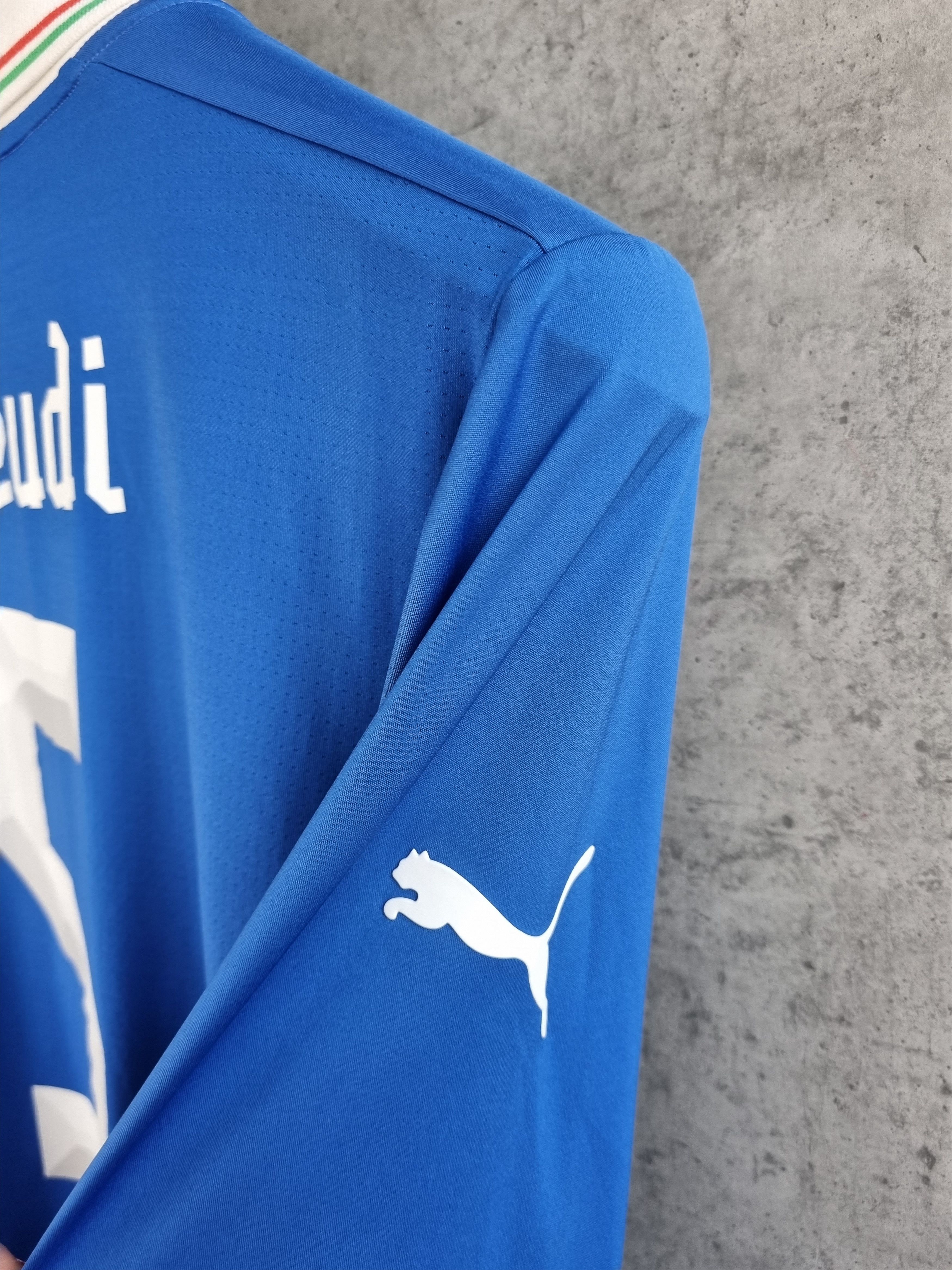 Vintage Rare Simone Feudi #5 Puma Italy Team Soccer Jersey Size US L / EU 52-54 / 3 - 11 Thumbnail