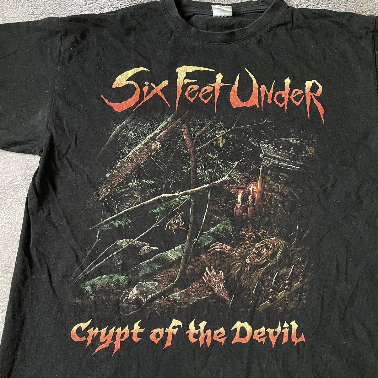 Vintage Vintage 90s Six Feet Under Graphic Tee Horror Punk Dark L Size US L / EU 52-54 / 3 - 5 Thumbnail