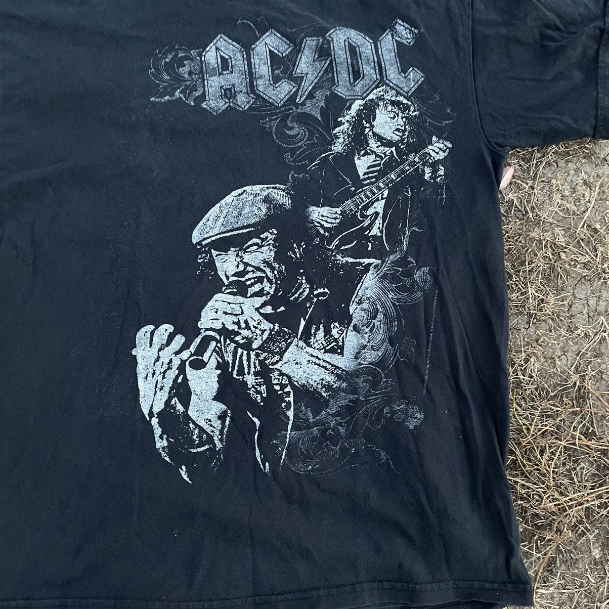 Vintage Vintage Y2K AC DC Band Tee Graphic Thrashed Rock Grunge M Size US M / EU 48-50 / 2 - 4 Thumbnail