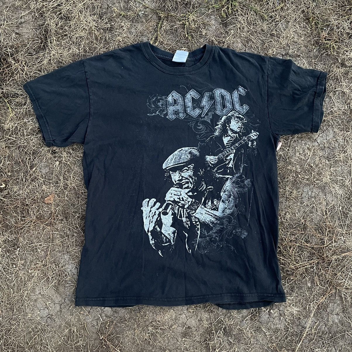 Vintage Vintage Y2K AC DC Band Tee Graphic Thrashed Rock Grunge M Size US M / EU 48-50 / 2 - 1 Thumbnail