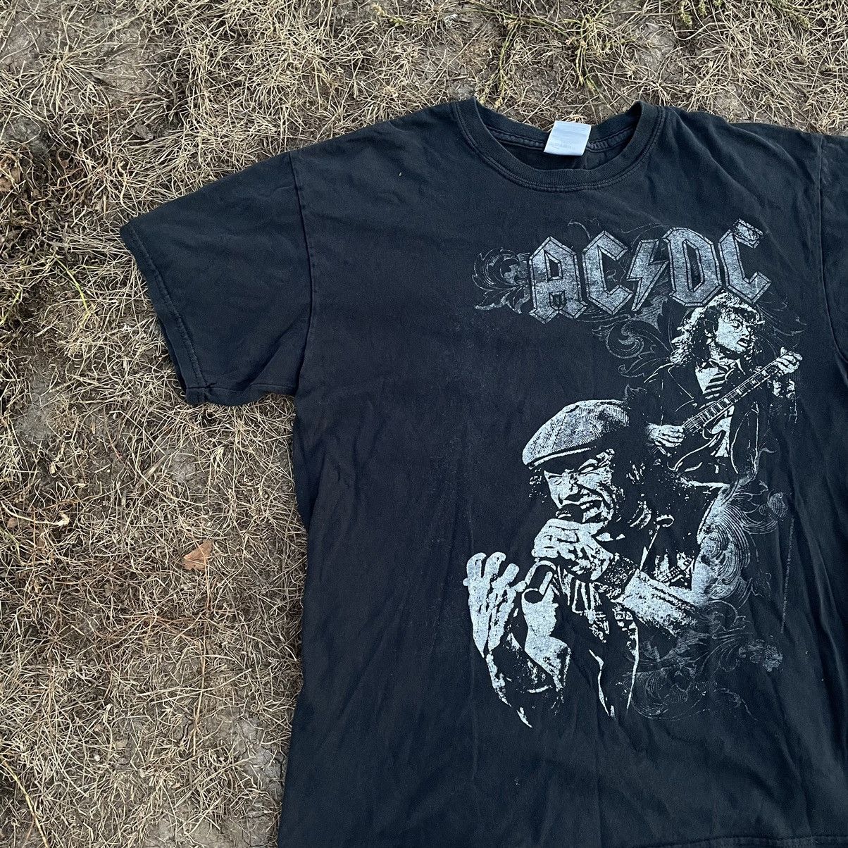 Vintage Vintage Y2K AC DC Band Tee Graphic Thrashed Rock Grunge M Size US M / EU 48-50 / 2 - 3 Thumbnail
