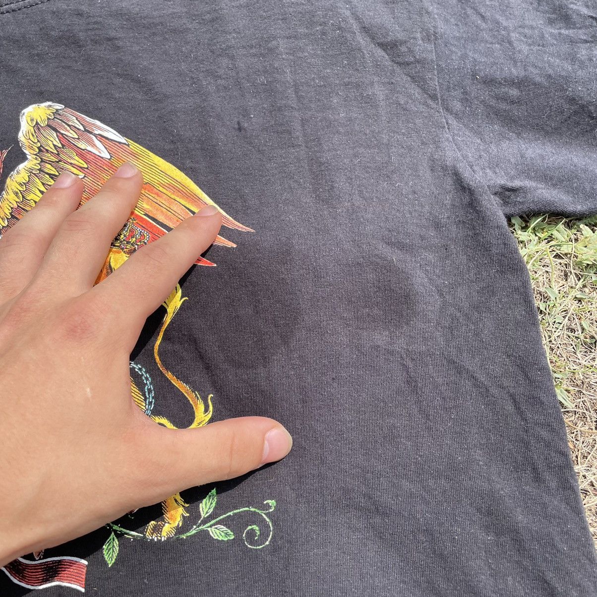 Vintage Vintage 90s Queen Band Tee Sun Faded Graphic Print Rock L Size US L / EU 52-54 / 3 - 5 Thumbnail