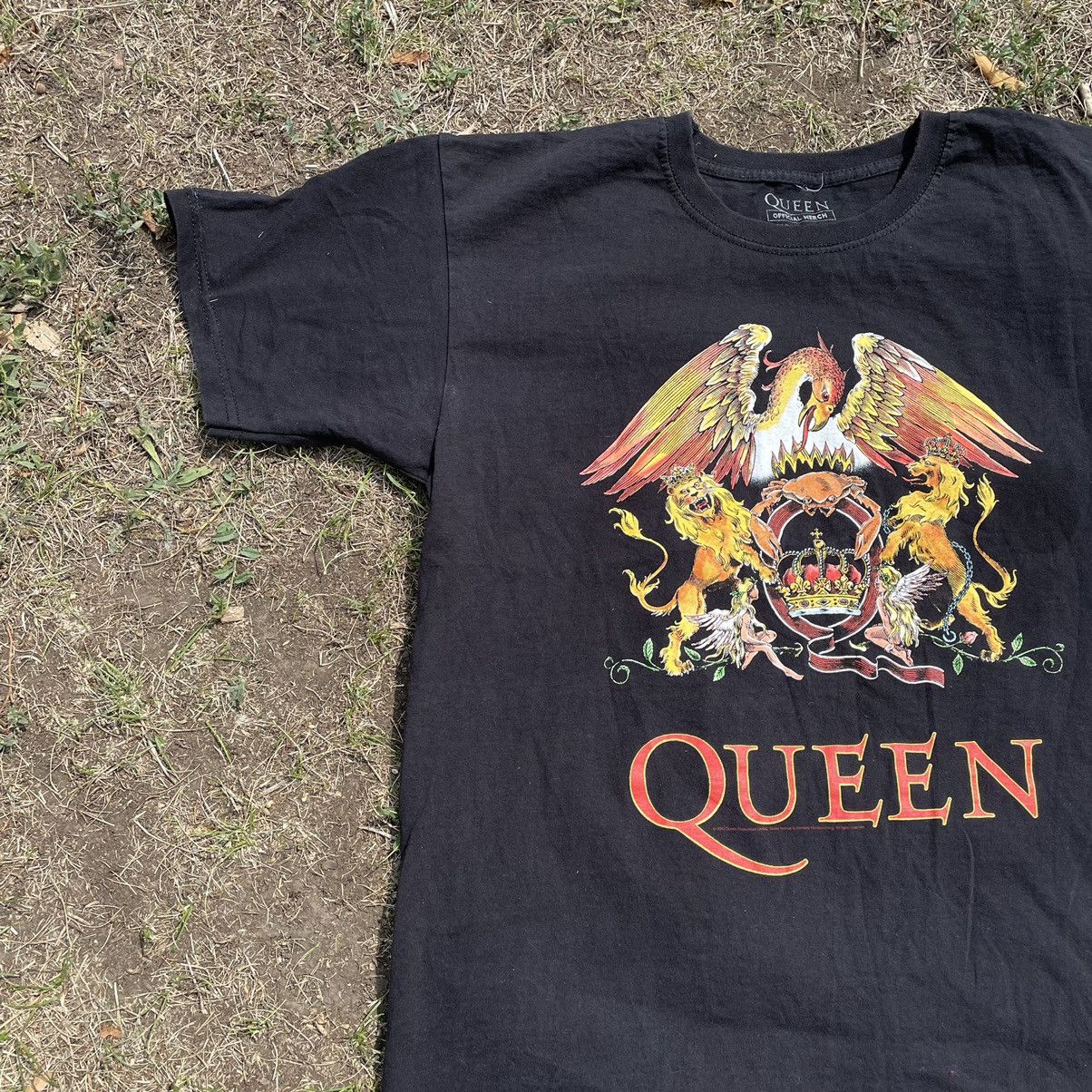Vintage Vintage 90s Queen Band Tee Sun Faded Graphic Print Rock L Size US L / EU 52-54 / 3 - 2 Thumbnail