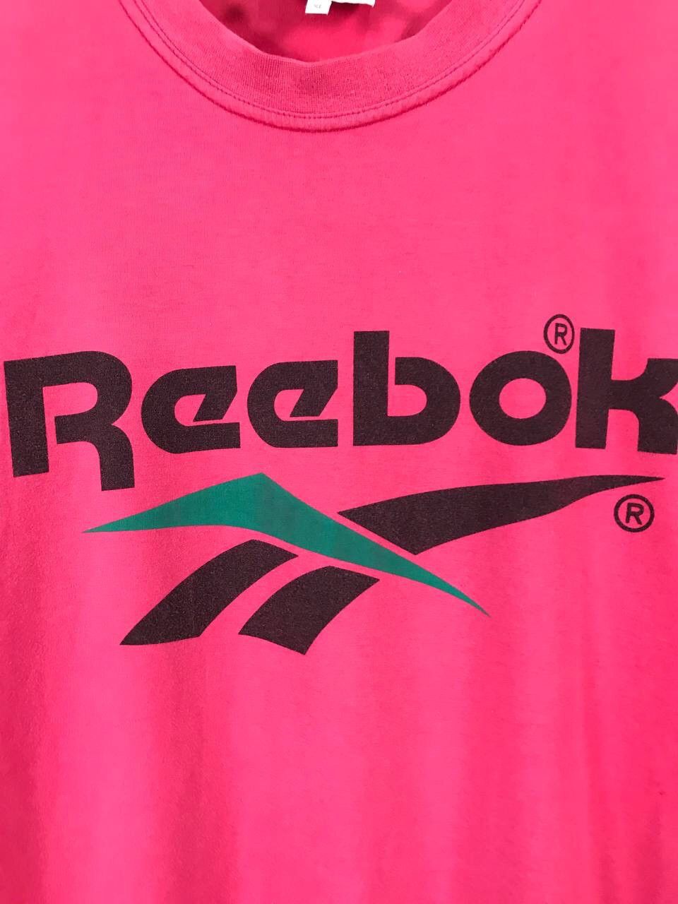 Reebok Reebok Vintage Pink Center Logo Sportwear Tee Size US XL / EU 56 / 4 - 3 Thumbnail