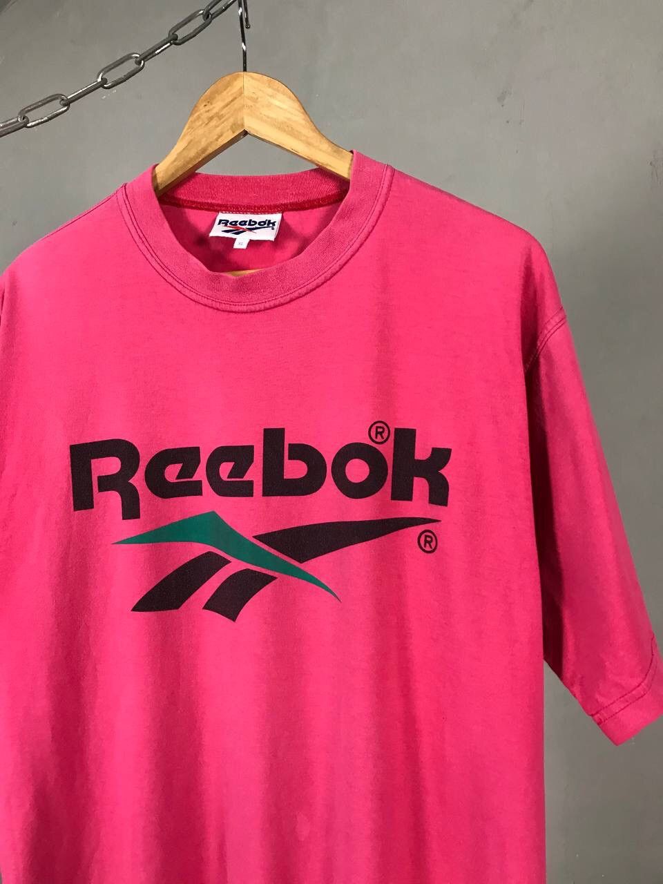 Reebok Reebok Vintage Pink Center Logo Sportwear Tee Size US XL / EU 56 / 4 - 2 Thumbnail