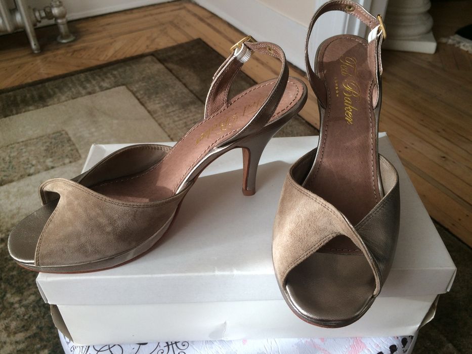 Ted baker suede outlet heels