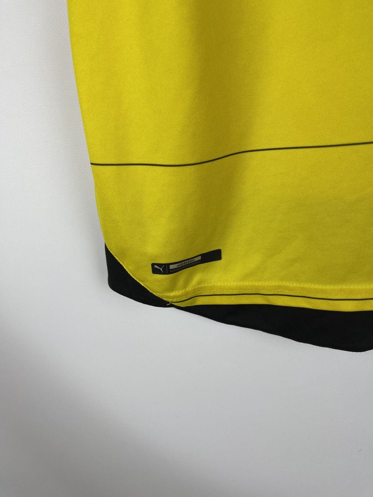 Puma Puma Borussia Dortmund 2015 2016 #4 Subotic home soccer shir Size US M / EU 48-50 / 2 - 6 Thumbnail