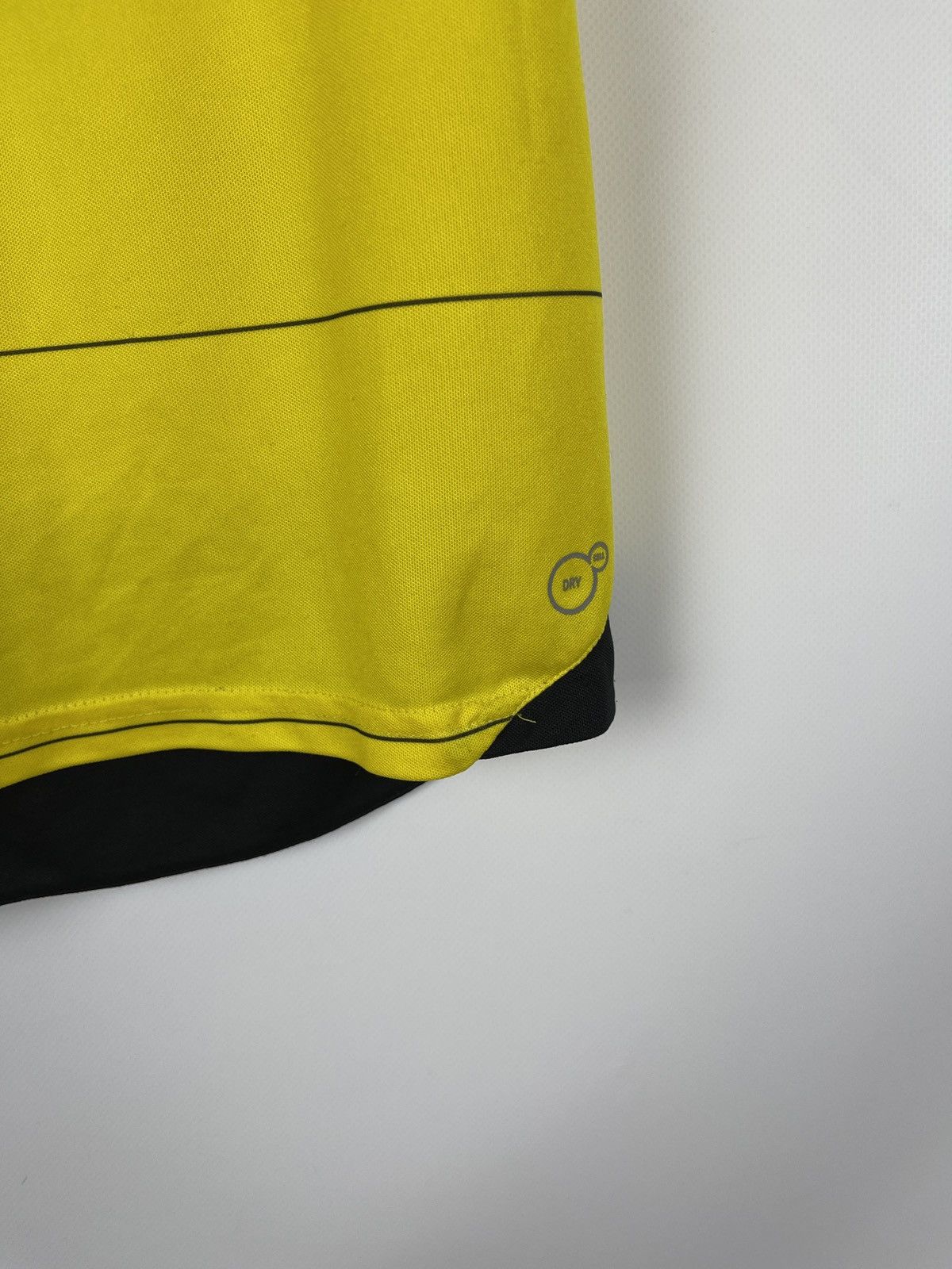 Puma Puma Borussia Dortmund 2015 2016 #4 Subotic home soccer shir Size US M / EU 48-50 / 2 - 5 Thumbnail