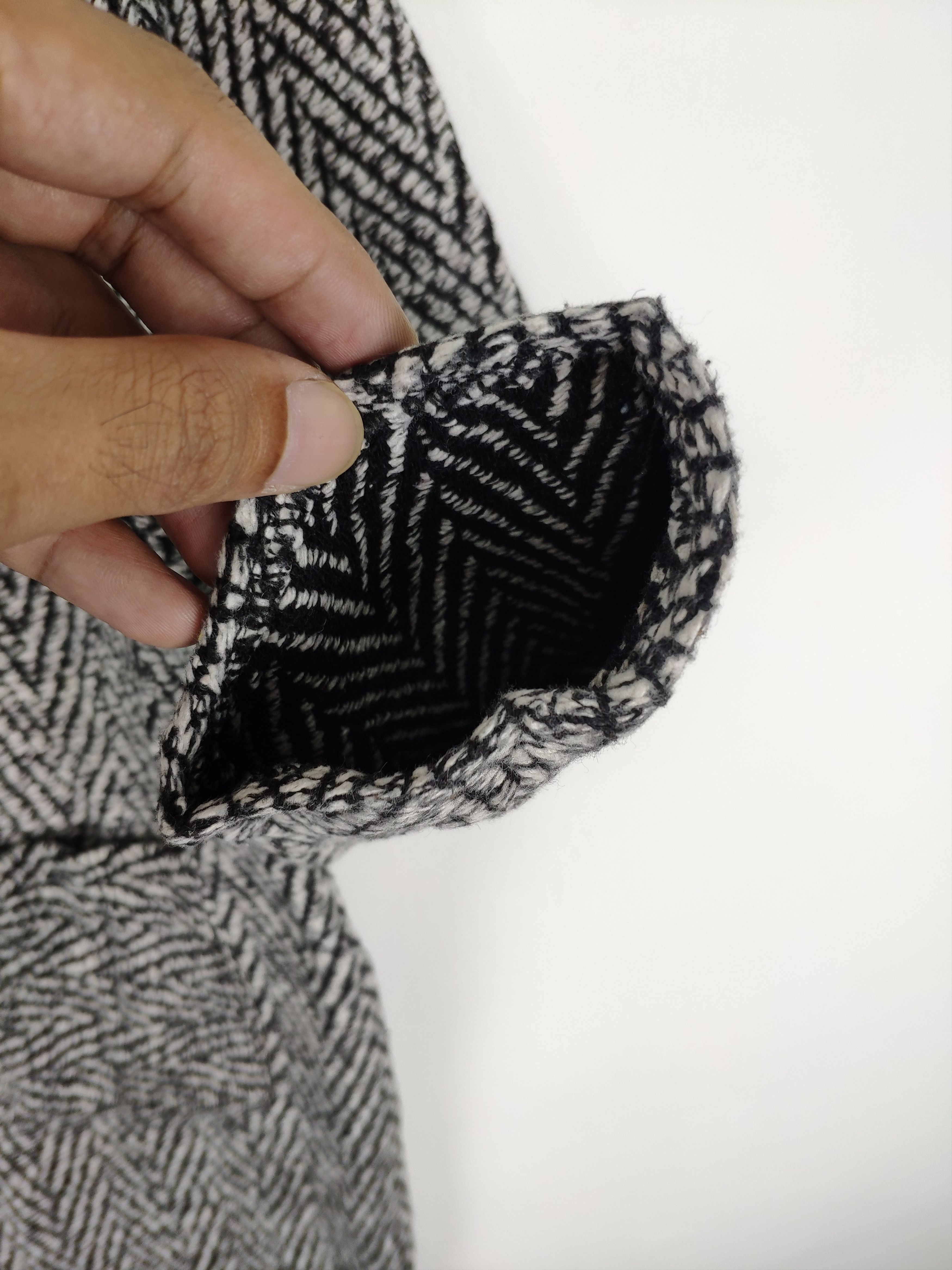 Japanese Brand × Vintage Vintage Knit Cardigan Zebra Striped Size S / US 4 / IT 40 - 4 Thumbnail