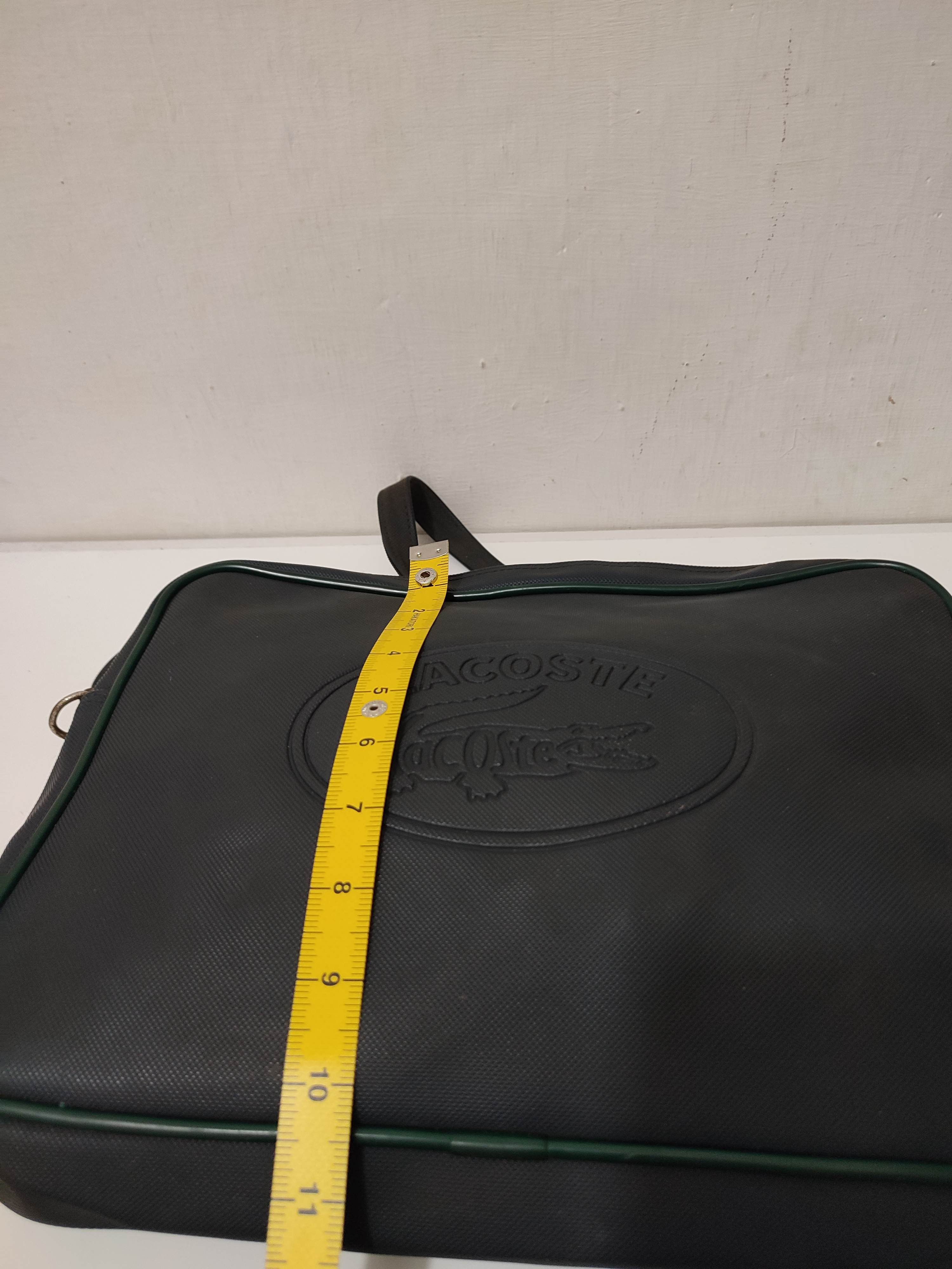 Lacoste × Vintage 🔥Vintage Lacoste Paris Sling Bag Big Logo design Size ONE SIZE - 16 Thumbnail