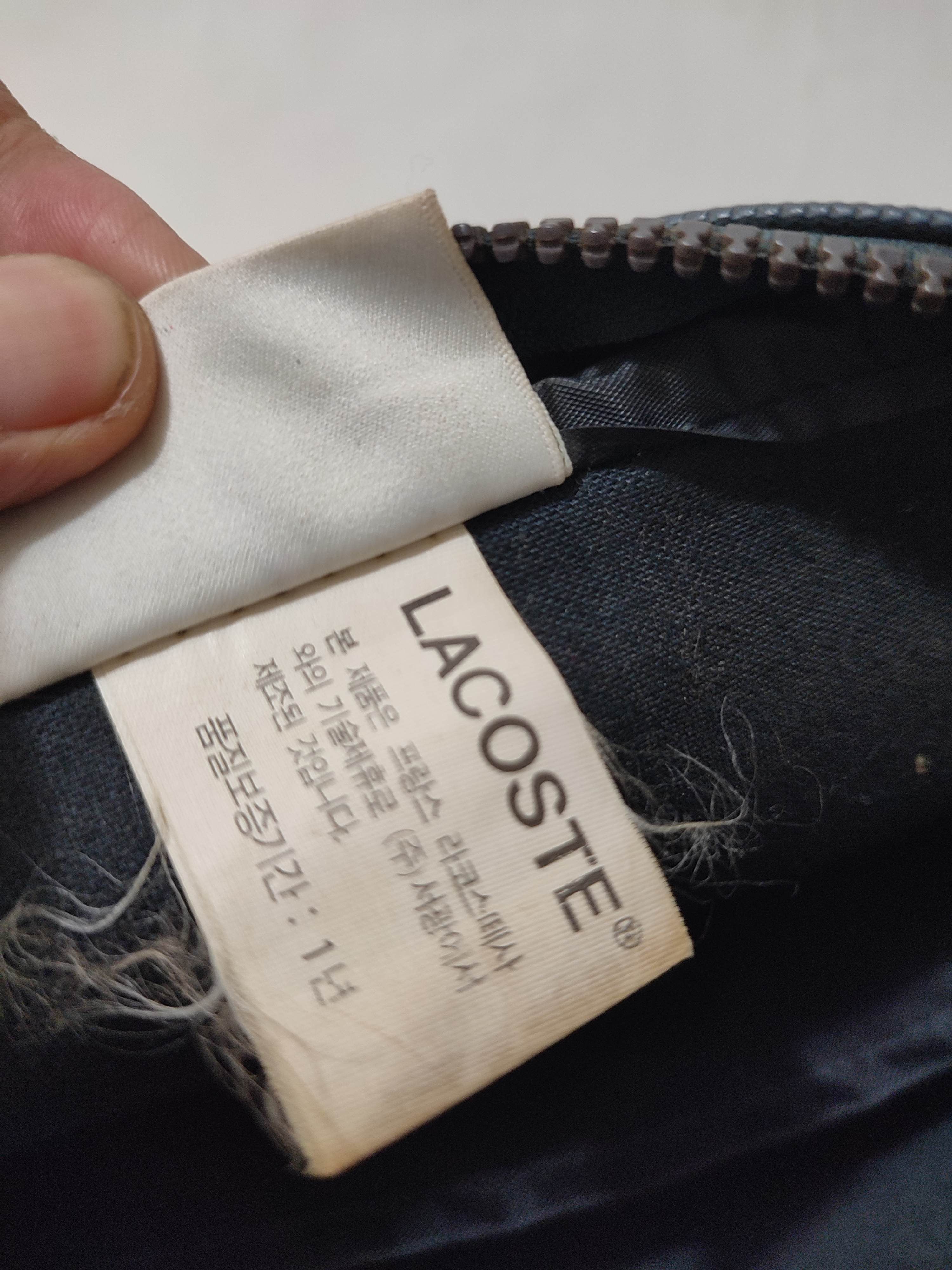 Lacoste × Vintage 🔥Vintage Lacoste Paris Sling Bag Big Logo design Size ONE SIZE - 21 Thumbnail