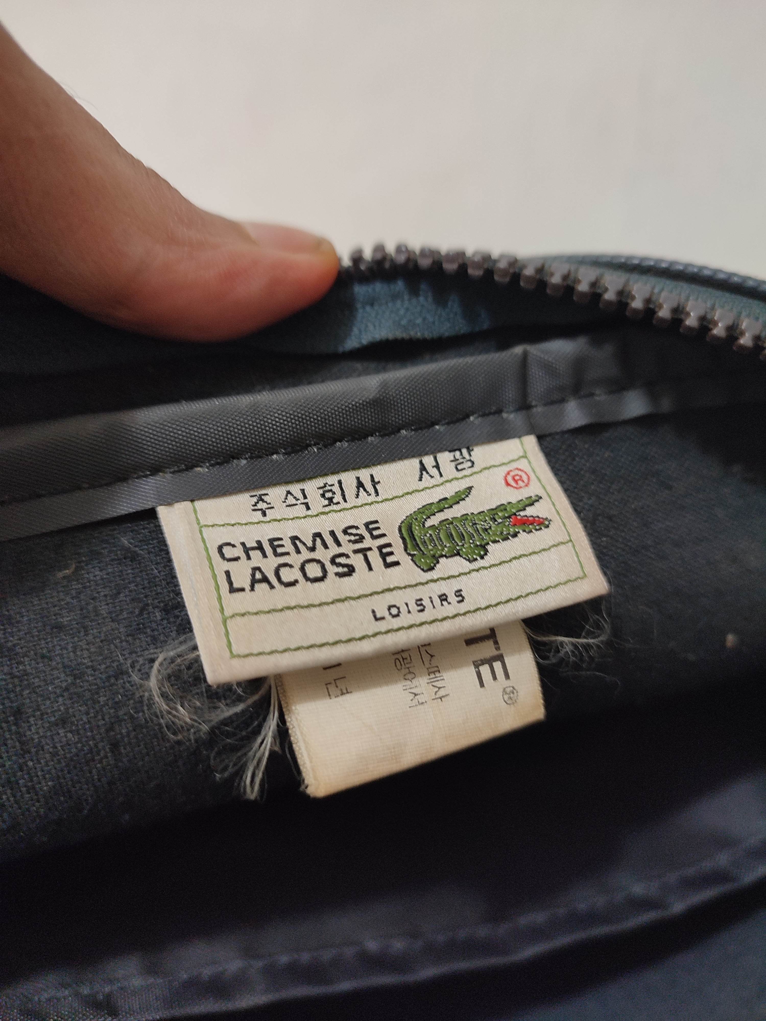 Lacoste × Vintage 🔥Vintage Lacoste Paris Sling Bag Big Logo design Size ONE SIZE - 20 Thumbnail
