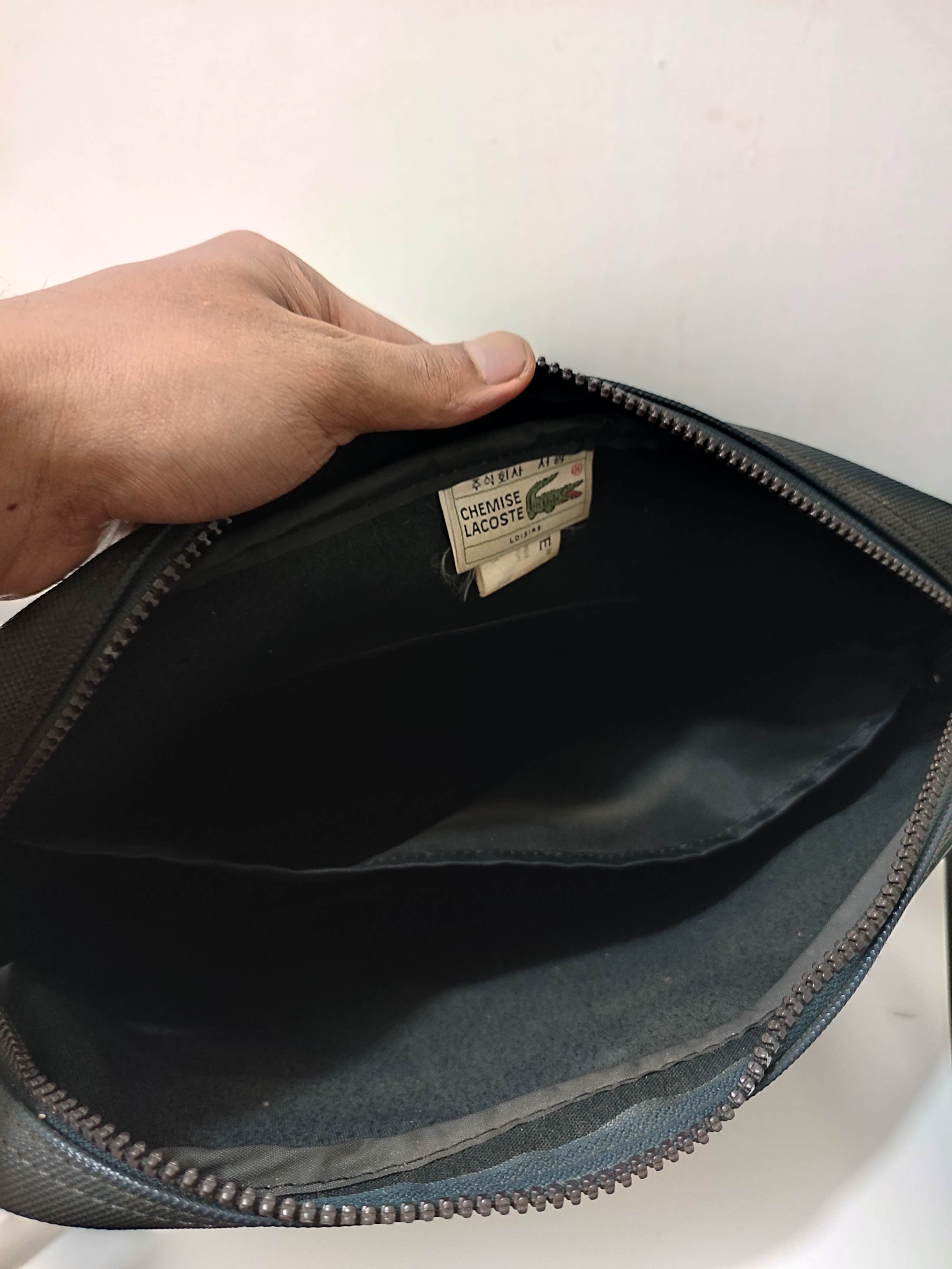 Lacoste × Vintage 🔥Vintage Lacoste Paris Sling Bag Big Logo design Size ONE SIZE - 19 Thumbnail