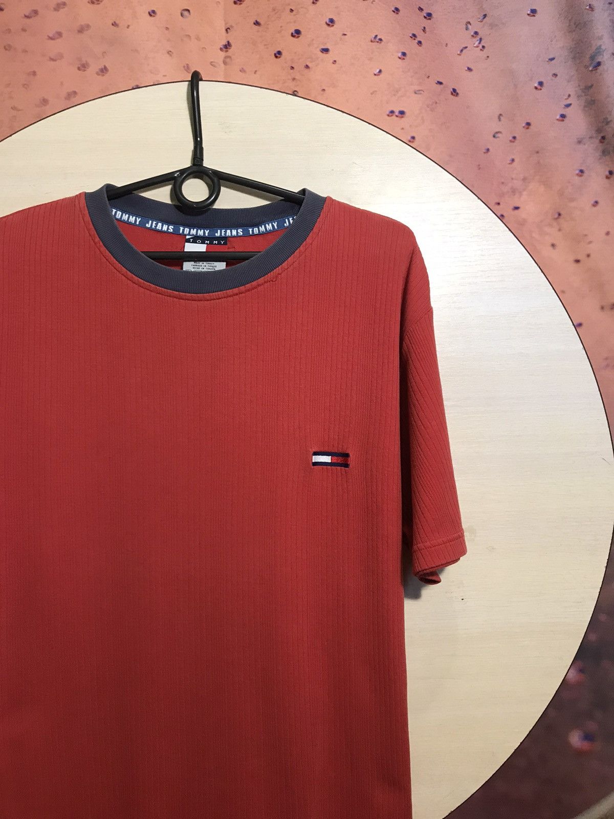 Tommy Hilfiger Vintage Tommy Hilfiger streetwear tee Size US L / EU 52-54 / 3 - 1 Thumbnail