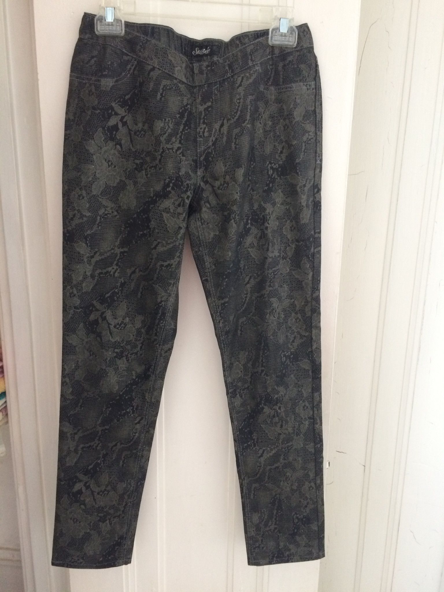 Southpole Stretch Pull-On Lace Pattern Leggings Pants Juniors Size L Size 32" / US 10 / IT 46 - 5 Thumbnail