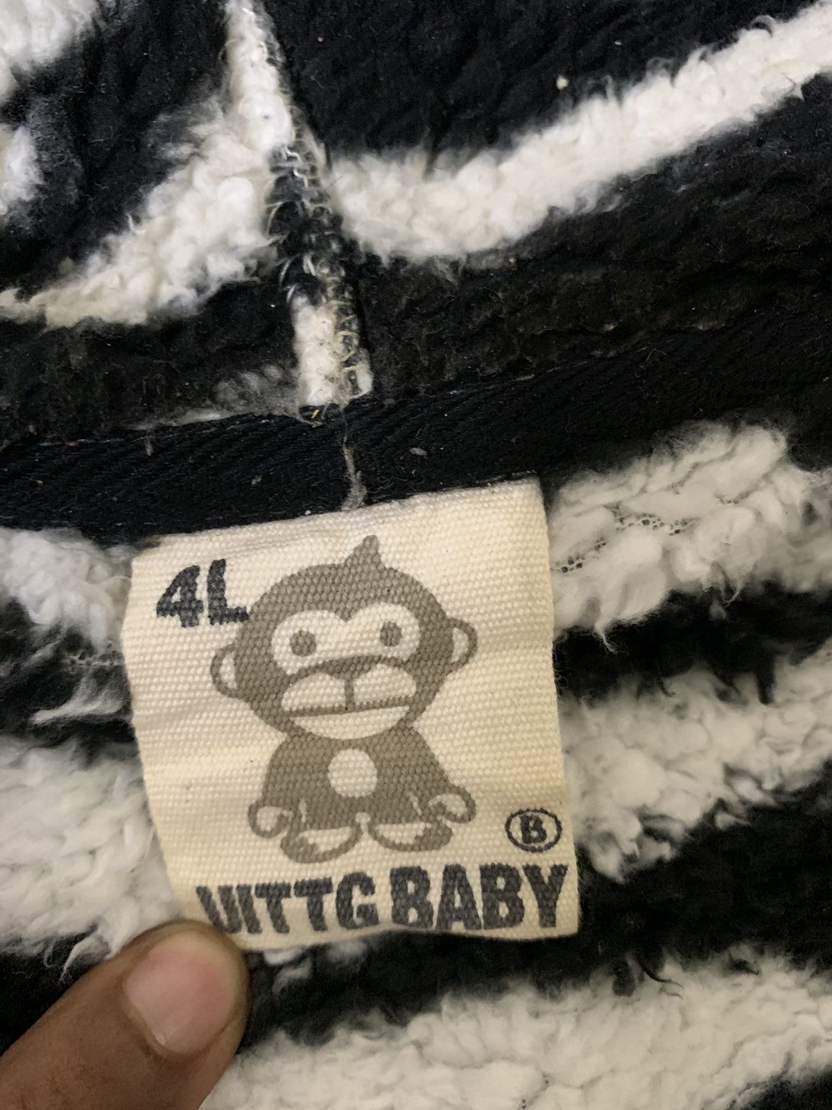 Japanese Brand Uittg Baby Hoodie Size US XXL / EU 58 / 5 - 9 Thumbnail