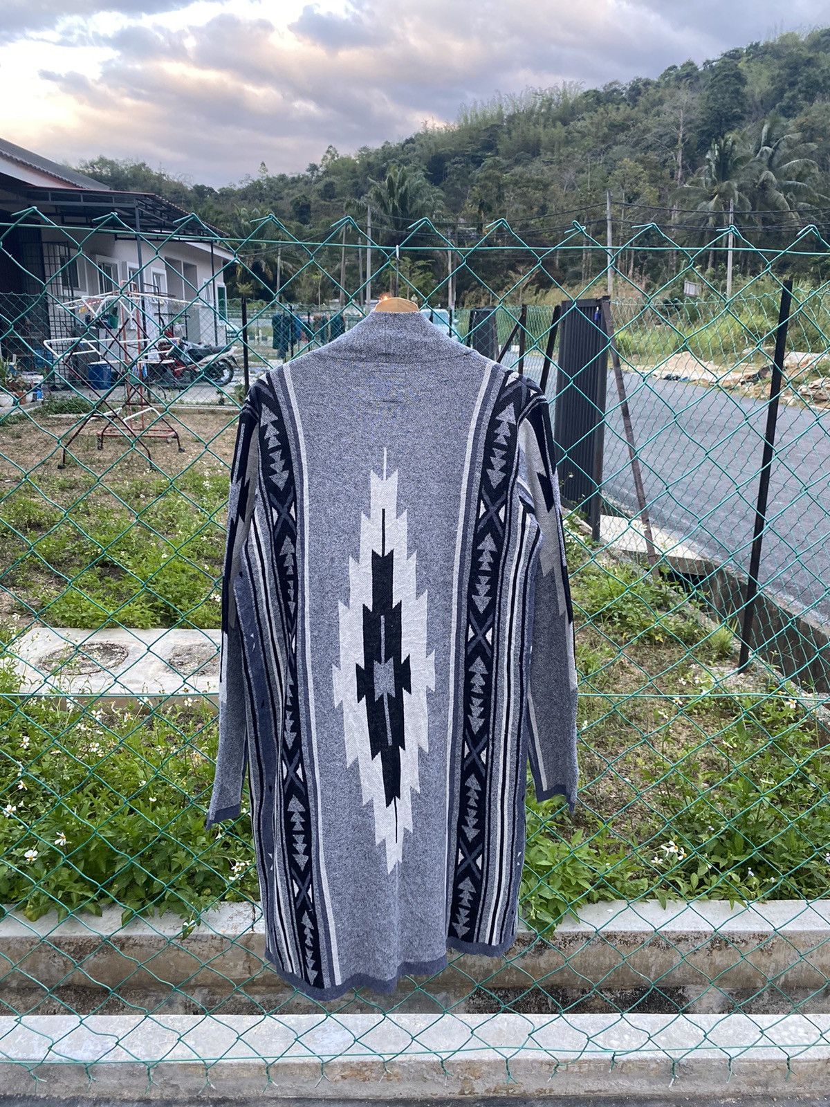 Japanese Brand Japanese brand NTDG Navajo Cardigan Size L / US 10 / IT 46 - 2 Thumbnail
