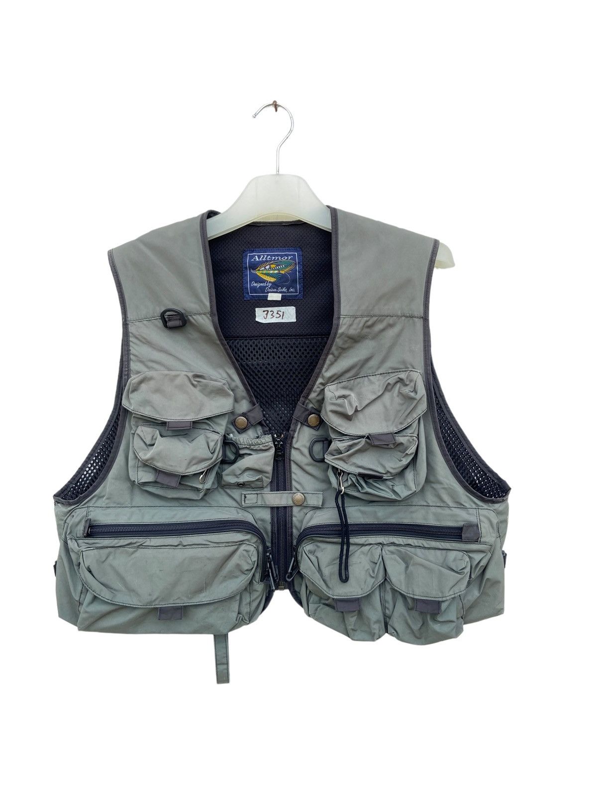 image of Vintage Daiwa Fishing Vests in Grey, Men's (Size Medium)