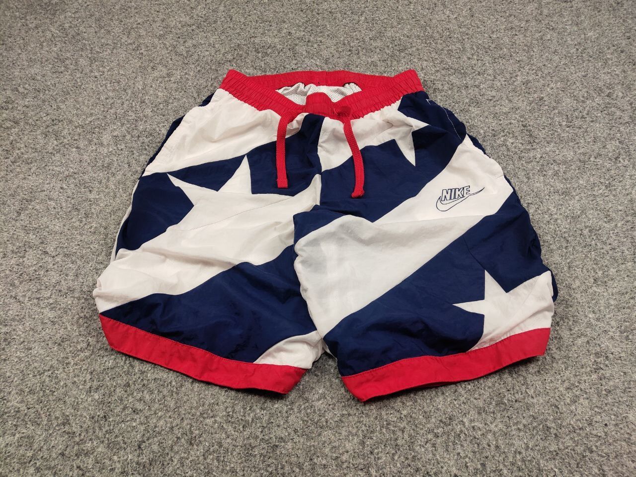 Nike Vintage Nike Logo Nylon Casual Shorts Y2K Style Size US 30 / EU 46 - 2 Thumbnail