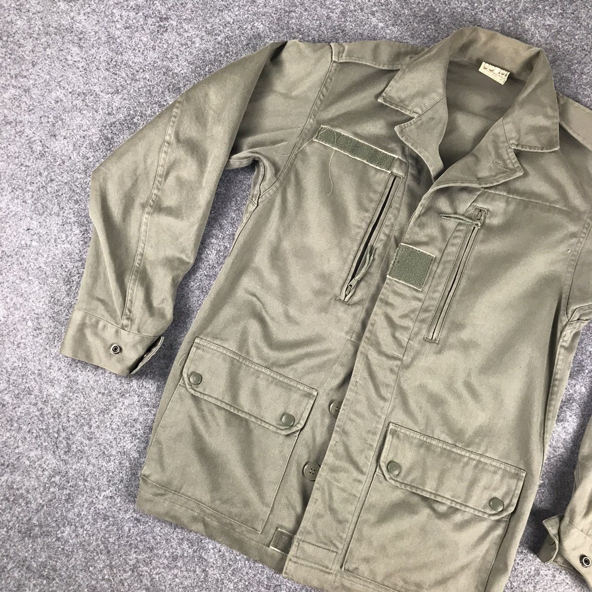 Vintage 🔥True Vintage France army 88M🔥 Size US M / EU 48-50 / 2 - 4 Thumbnail