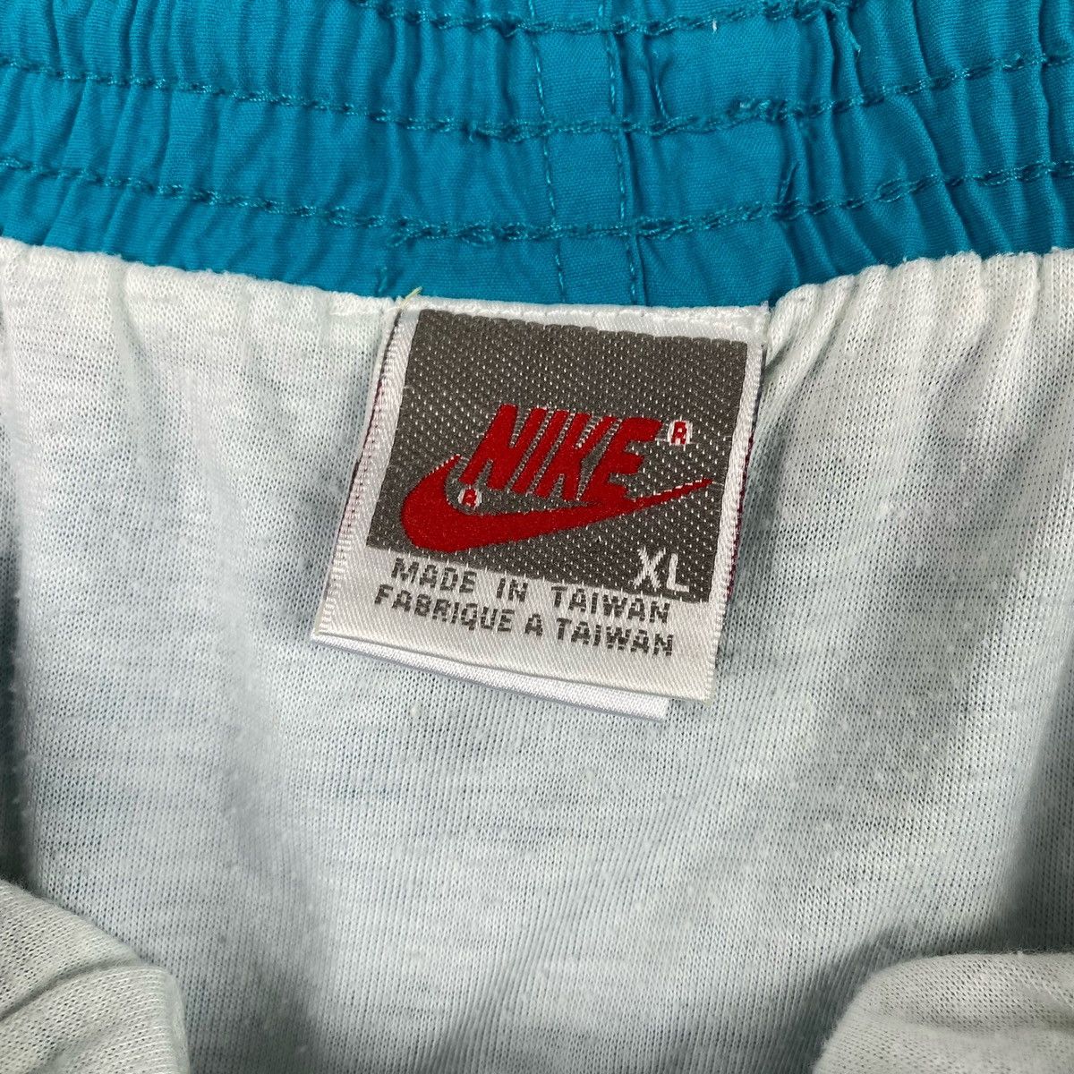 Vintage 1980s Vintage Nike Aqua Blue Nylon Shorts XL Size US 36 / EU 52 - 4 Thumbnail