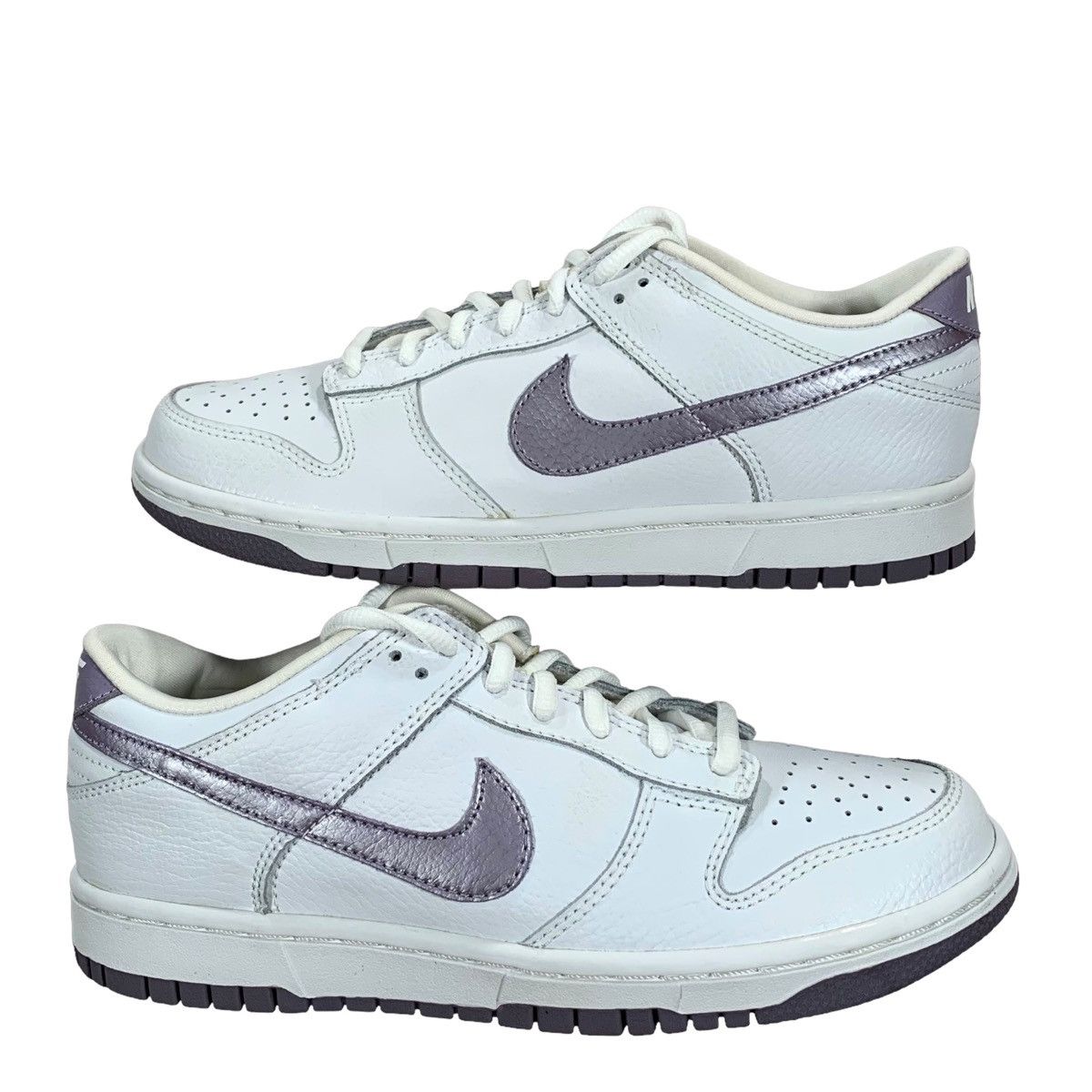 Vintage Vintage Nike Dunk Low White Violet Purple Haze 2005 Sneakers Size US 6 / EU 39 - 1 Thumbnail