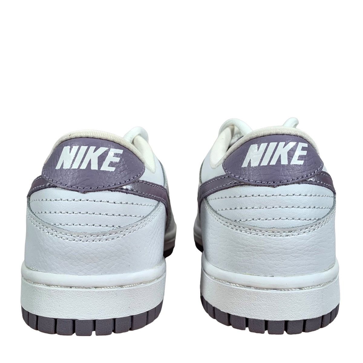 Vintage Vintage Nike Dunk Low White Violet Purple Haze 2005 Sneakers Size US 6 / EU 39 - 4 Thumbnail