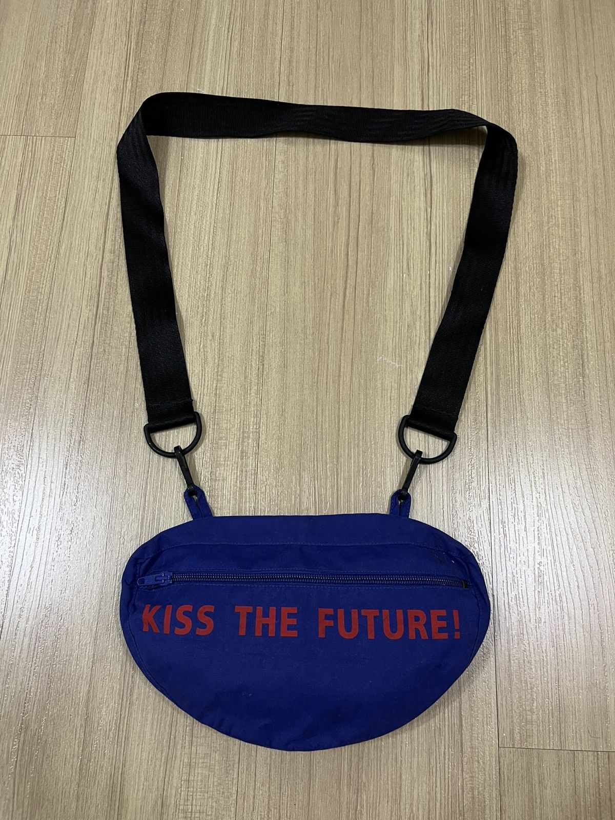 Walter Van Beirendonck ARCHIVE🔥Walter van Beirendock 🇮🇹 Kiss The Future Bag Size ONE SIZE - 2 Thumbnail