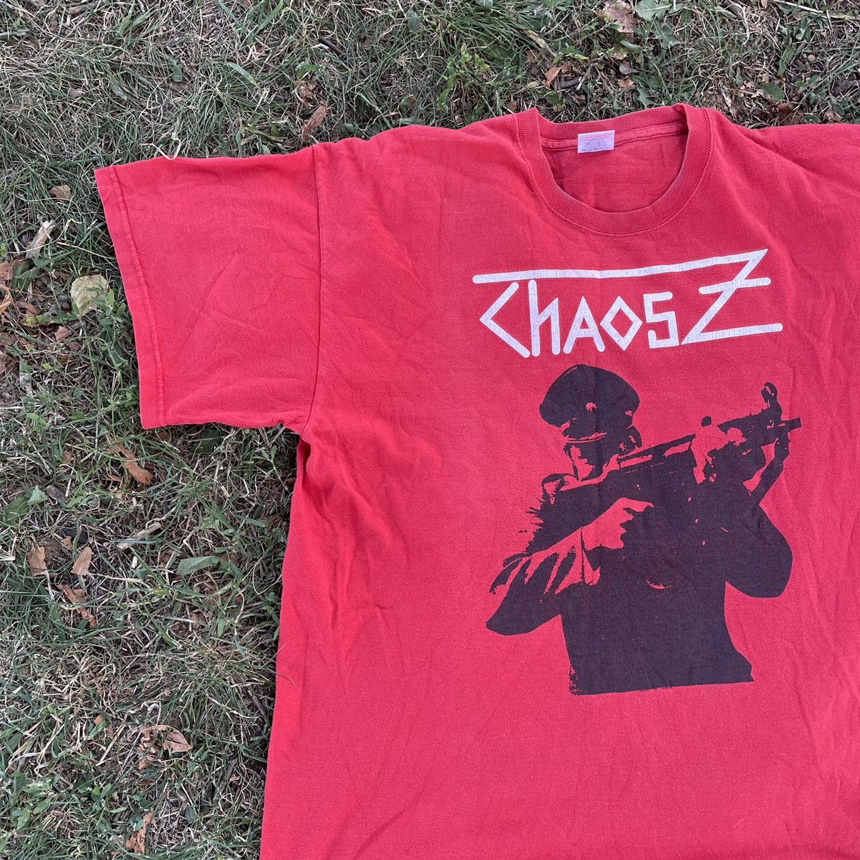 Vintage Vintage Y2K Chaos Band Graphic Tee Sun Faded Punk Wide Leg L Size US L / EU 52-54 / 3 - 3 Thumbnail
