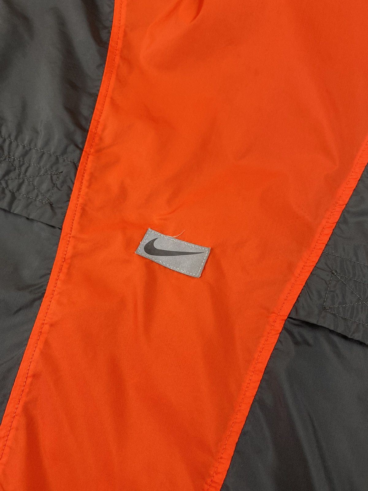 Nike Vintage Nike Big Logo Drill Windbreaker Bomber Jacket Size US S / EU 44-46 / 1 - 13 Thumbnail